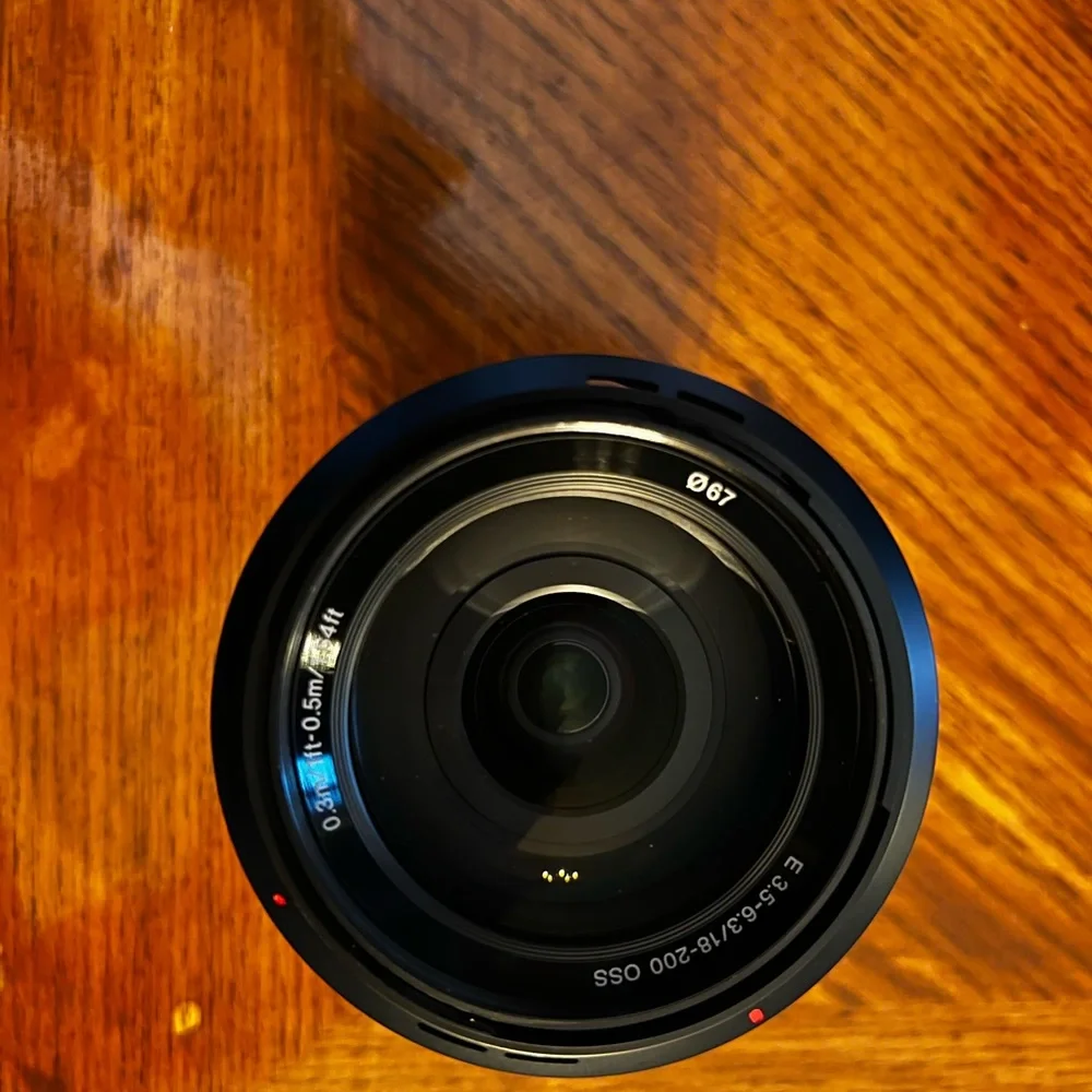 Sony 18-200mm f/3.5-6.3 OSS Lens, EF Mount, Sony Alpha SEL18200 Free Shipping!